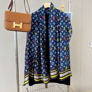 L V Flowers and Leaves Pattern Silk Scarf